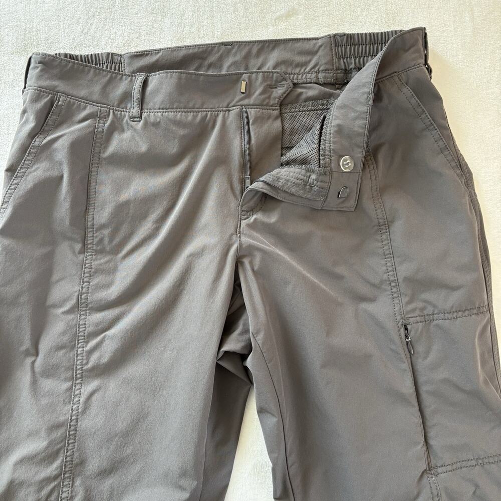 Kirkland Signature Women's Gray Capri Travel Pant Size 12 Nylon Gorpcore - Picture 9 of 16